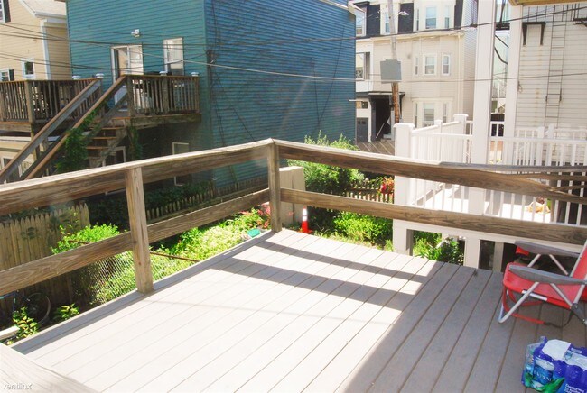 Foto del edificio - 509 E 7th St