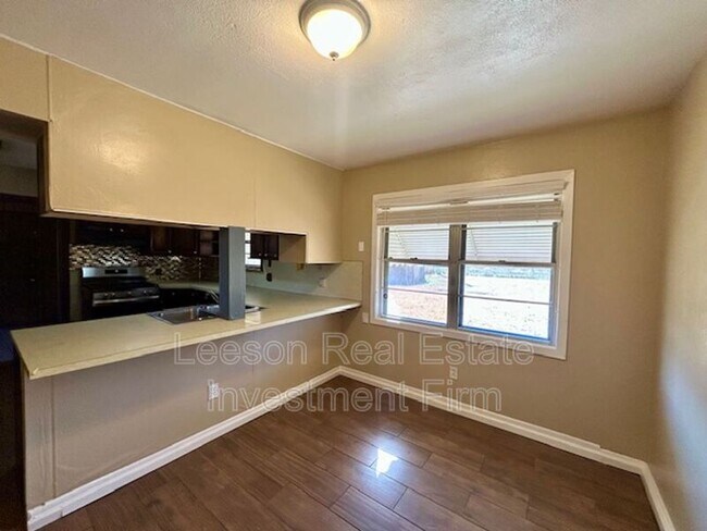 Foto del edificio - 4216 Parkway