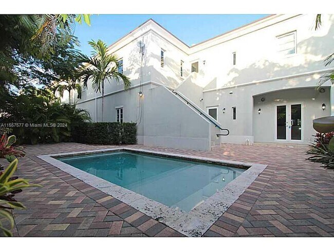 Building Photo - 10170 SW 75th Pl