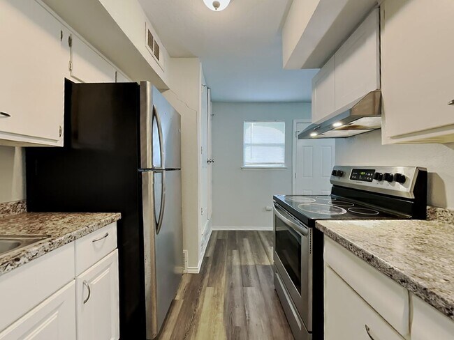 Building Photo - Coming Soon! 4 BR/1.5BA | Newly Renovated Single Family Home | Large backyard | In Mesquite!