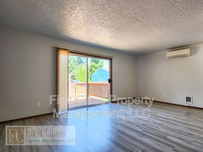 Building Photo - 1117 NE 181st Ave