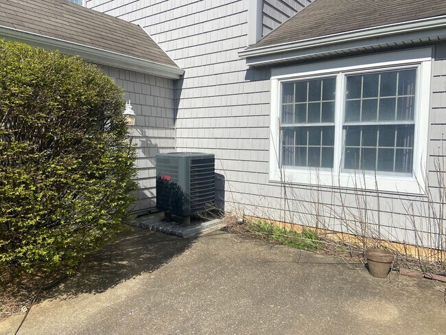 Foto del edificio - Welcome to this charming 3-bedroom, 2.5-ba...