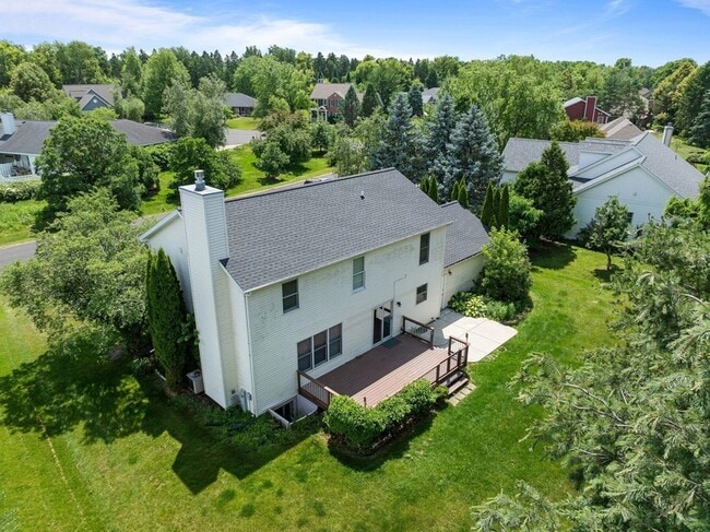 Building Photo - 406 Lakewood Dr