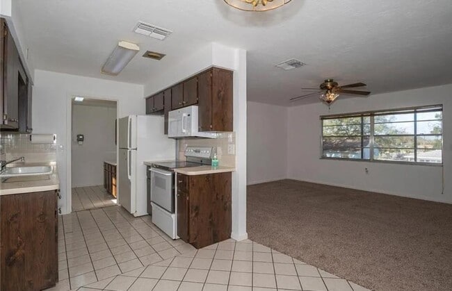 Foto del edificio - 209 S Lee St