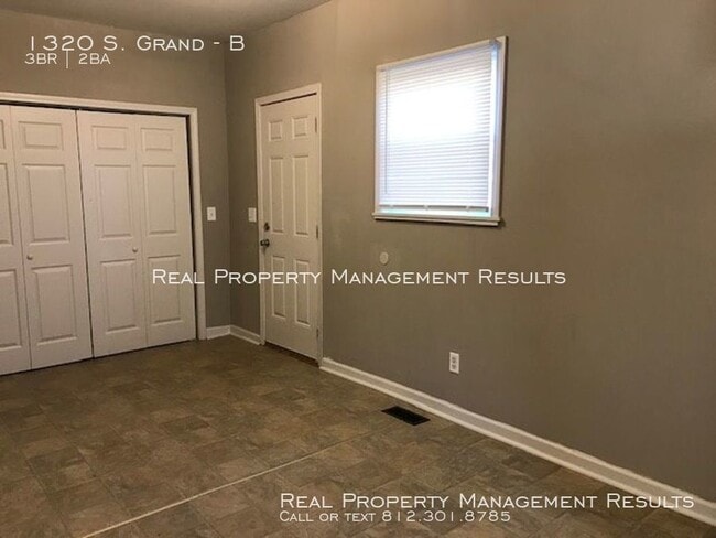 Building Photo - 3 Bedrooms, 2 Full Baths!