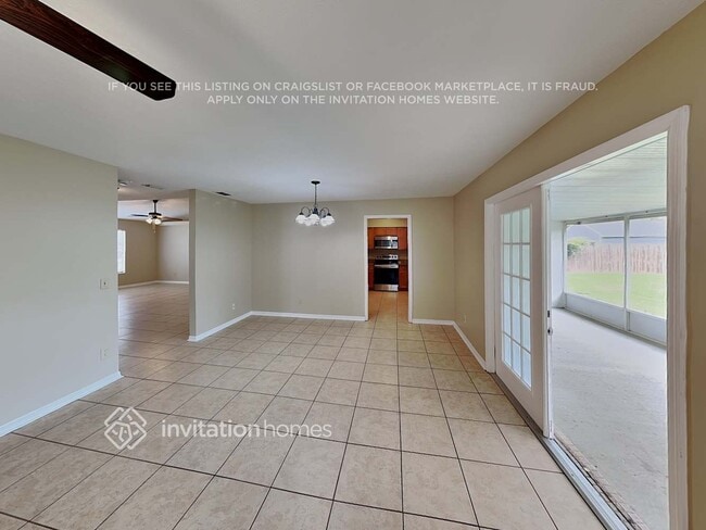 Building Photo - 715 Foxglove Pl