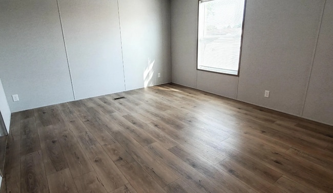 Building Photo - 9849 Regatta Ct