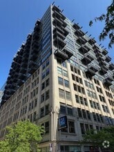 Building Photo - 565 W Quincy St