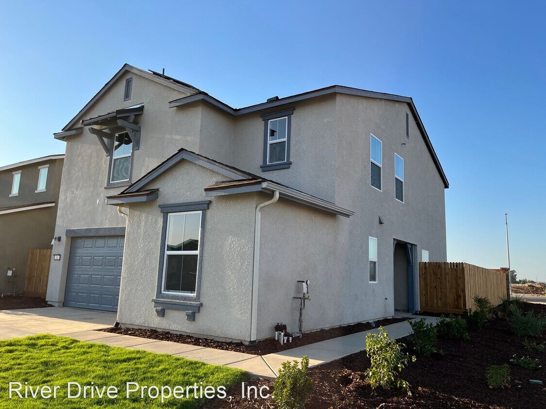 5 br, 3 bath House 707 Jessie Drive House Rental in Merced, CA