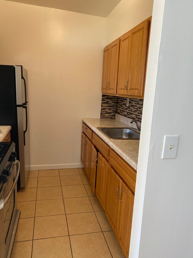 Foto del edificio - 233 E 110th St