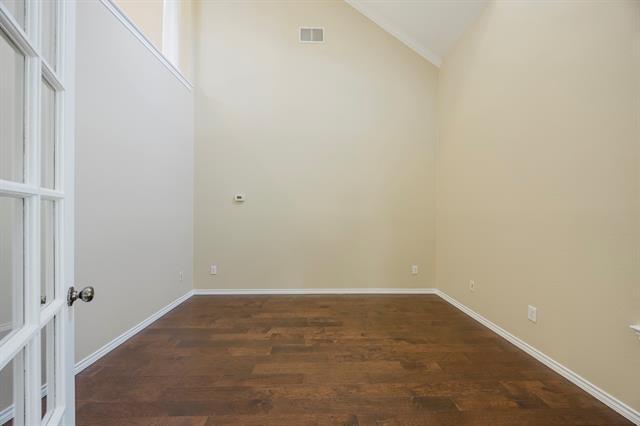 Building Photo - 2739 Middleton Dr