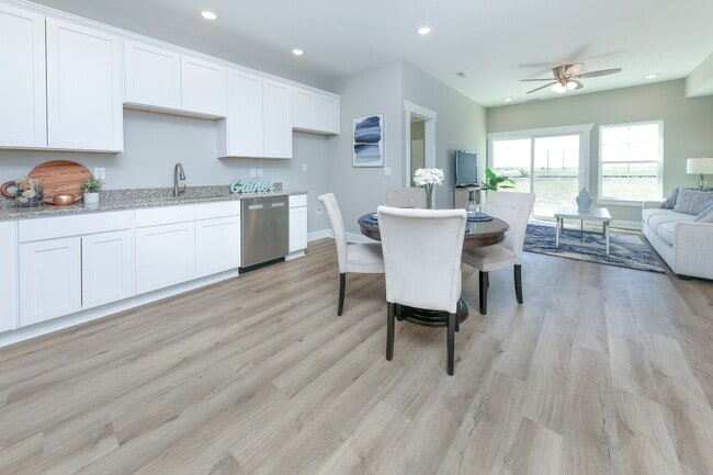 Building Photo - 125 Moyock Landing Dr