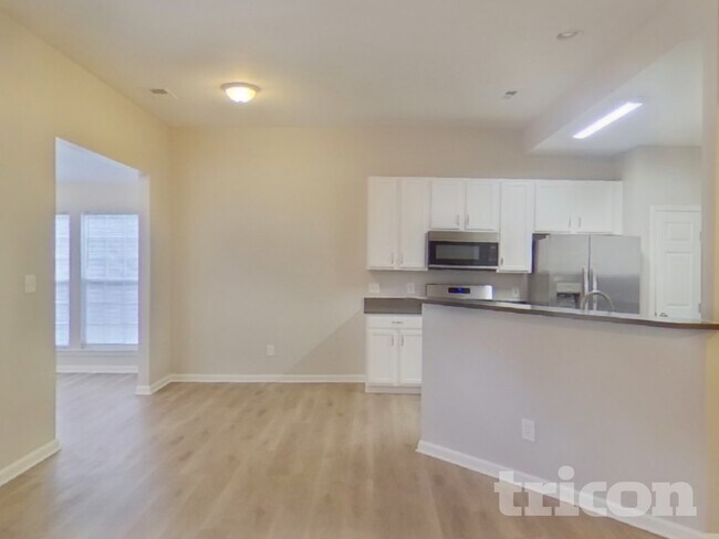 Building Photo - 5136 Sunburst Ln