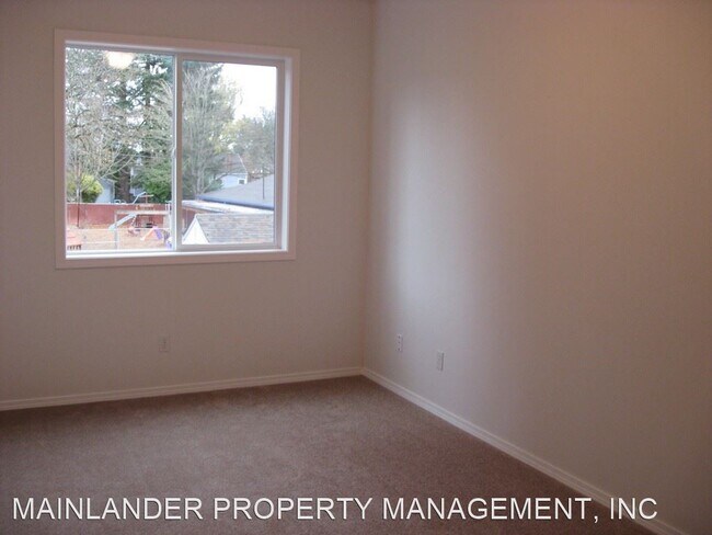 Building Photo - 3 br, 2.5 bath House - 14717 SE LEE AVE