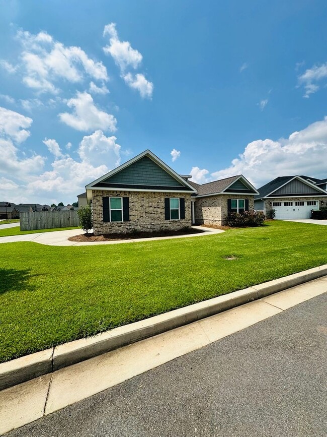 Building Photo - 600 Broderick Cir