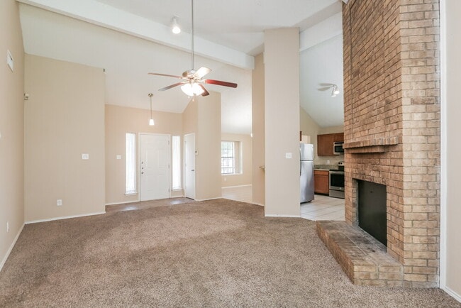 Building Photo - 406 Kalmia Dr