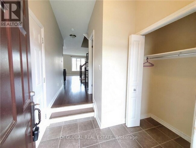 Building Photo - 211 Jersey Tea Cir