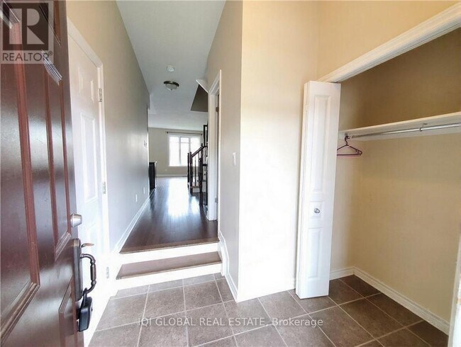 Photo du bâtiment - 211 Jersey Tea Cir