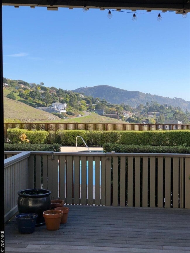 28 Marinero Cir Unit 1, Tiburon, CA 94920 Room for Rent in Tiburon