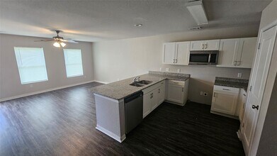 Building Photo - 14190 Green Wing Cir