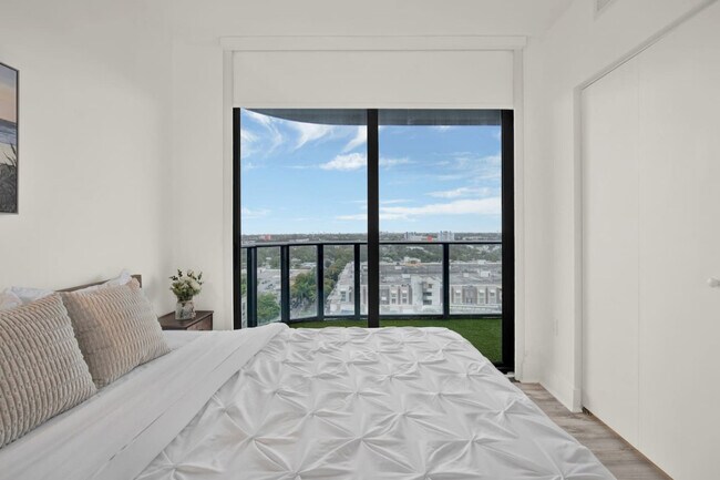 Foto del edificio - 121 NE 34th St
