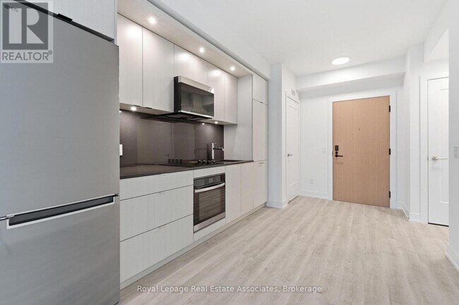 Photo du bâtiment - 25 Cordova Ave