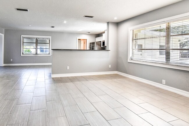 Building Photo - 1456 Jasmine Way