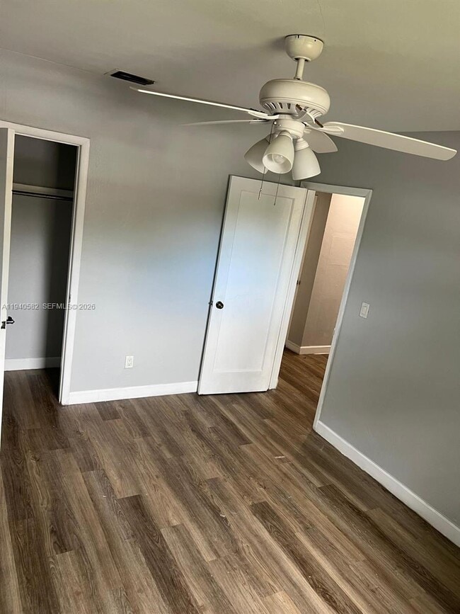 Foto del edificio - 130 NE 171st Terrace