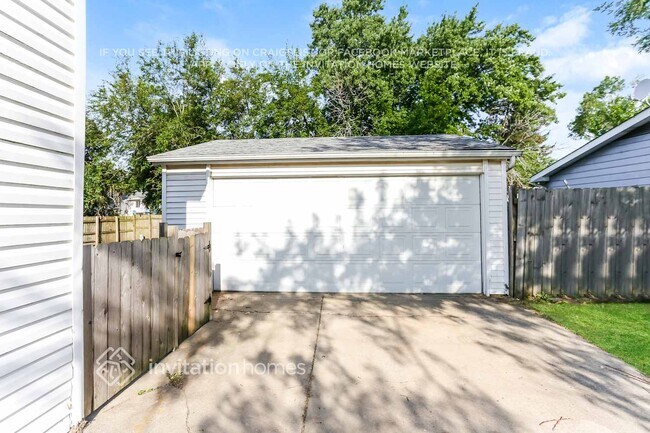 Building Photo - 113 Davis Ct