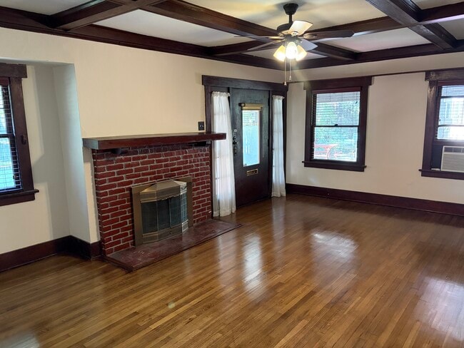 Foto del edificio - 1262 N Hudson Ave