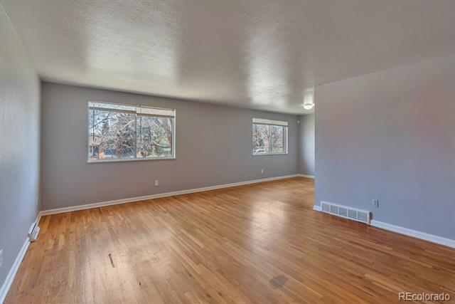 Building Photo - 1133 S Oakland St