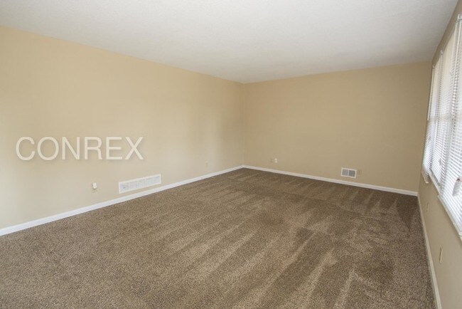 Building Photo - 1505 Westchester Dr