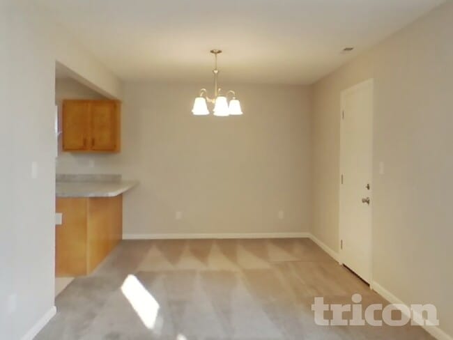 Building Photo - 10249 Cadogan Dr