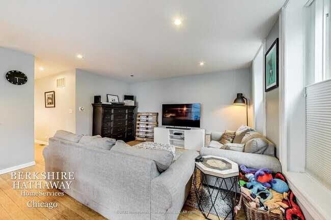 Foto del edificio - 3147 N Southport Avenue