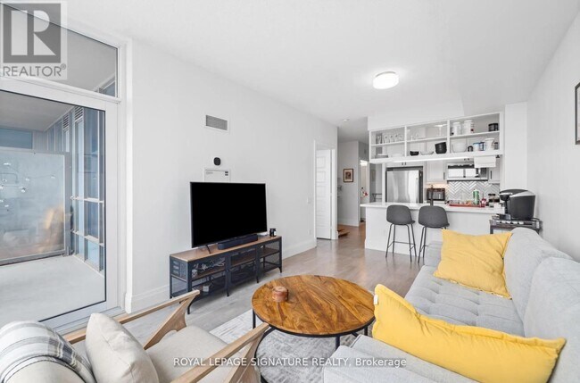 Building Photo - 15 Viking Ln