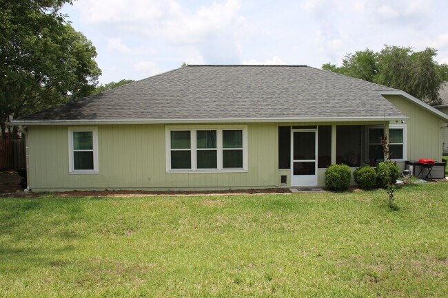 Foto del edificio - Spacious 3/2 in Eagle Point