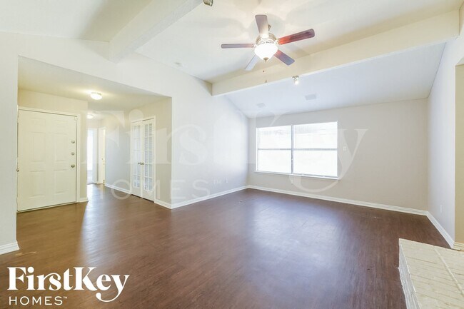 Building Photo - 529 Valley Spring Dr