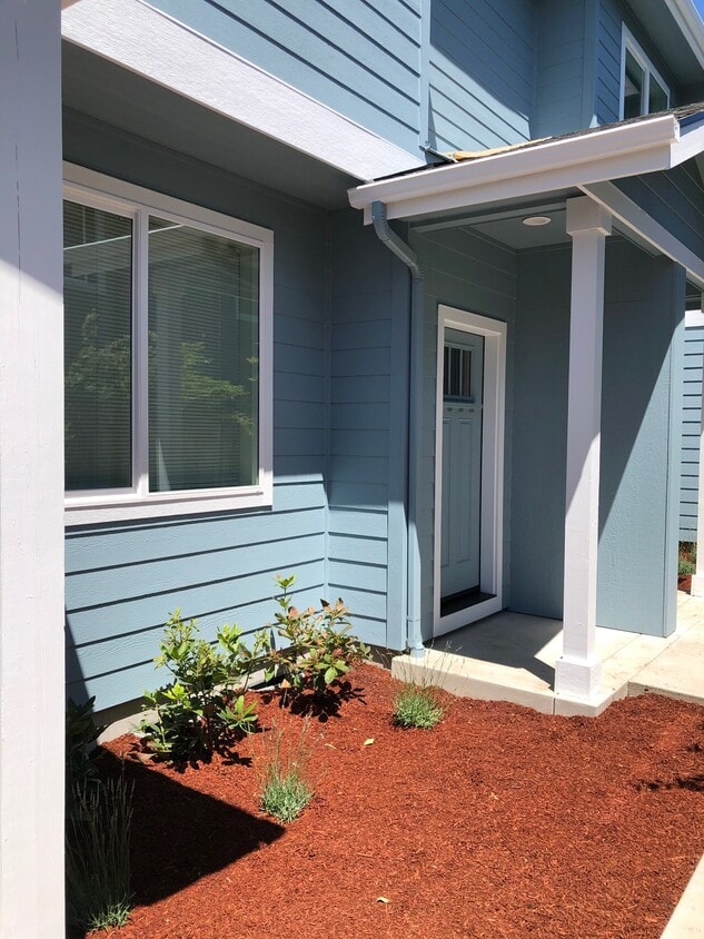 Front - 1850 High St (Eugene, OR)