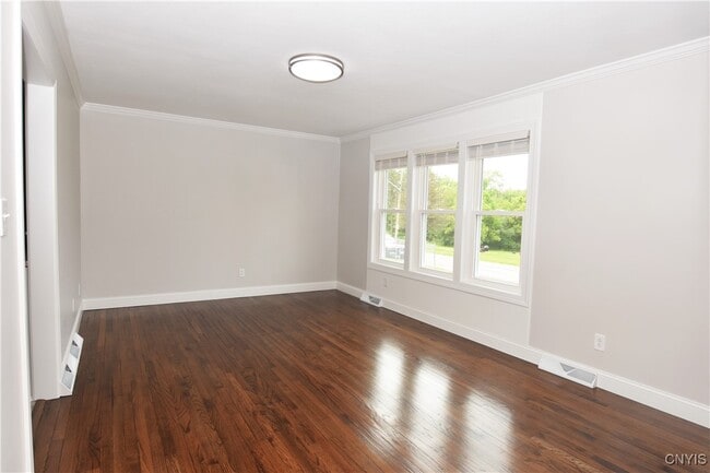 Building Photo - 1401 Woodbury Dr