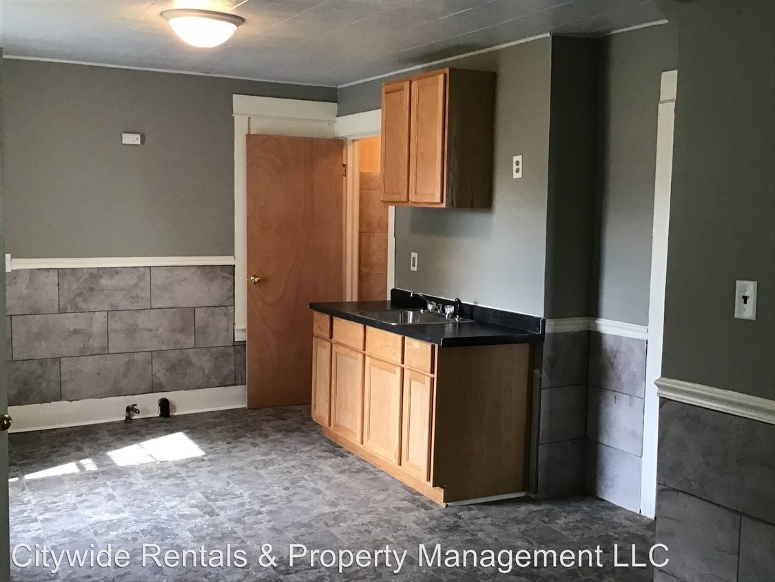 Primary Photo - 4 br, 1 bath House - 5305 N. Sherman Blvd.