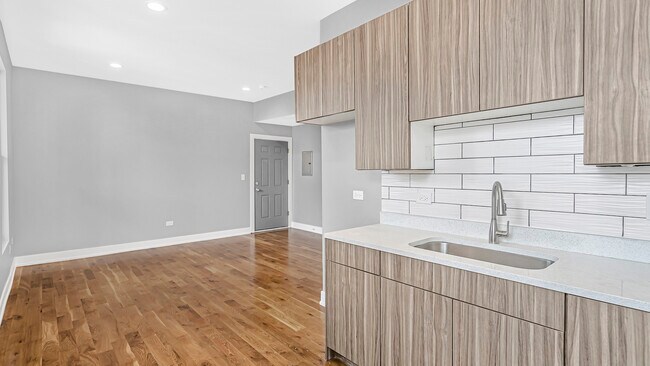 Building Photo - 342 E 50th St
