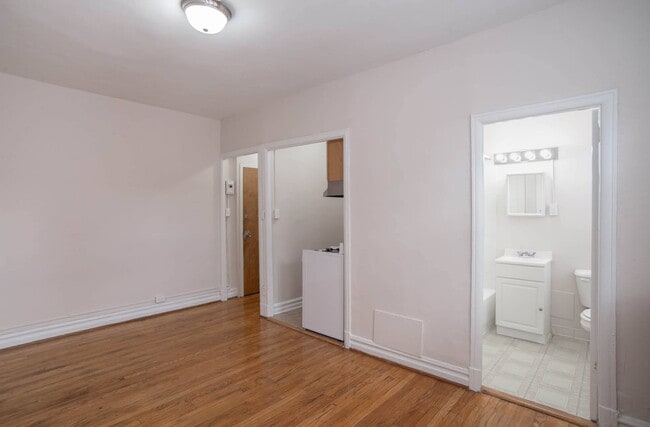Studio Tier 10 Living Space - Rocksboro Apartments
