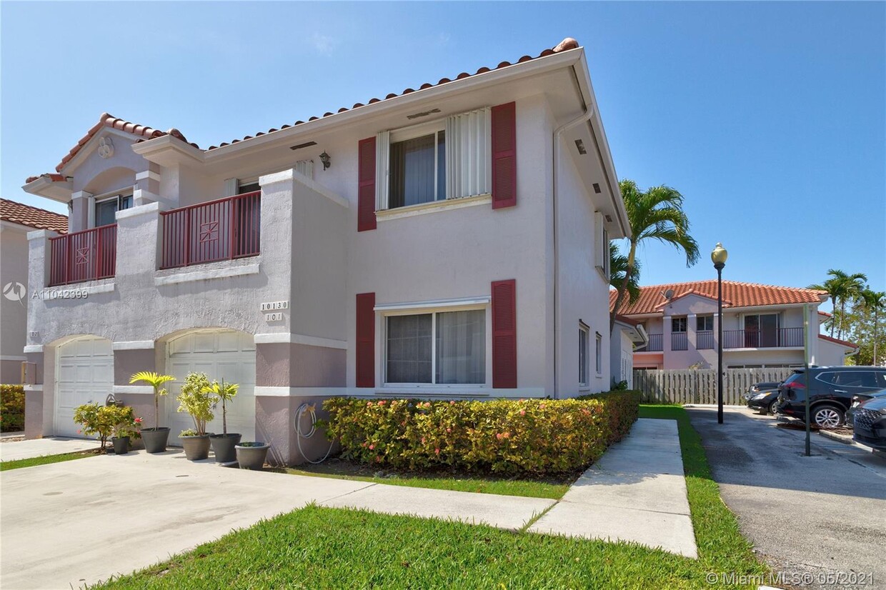 Foto principal - 10130 SW 154th Cir Ct