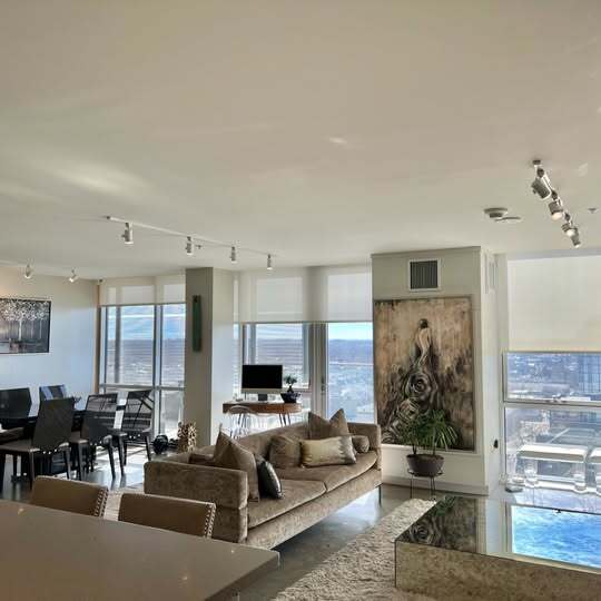 Foto del edificio - 221 E College St