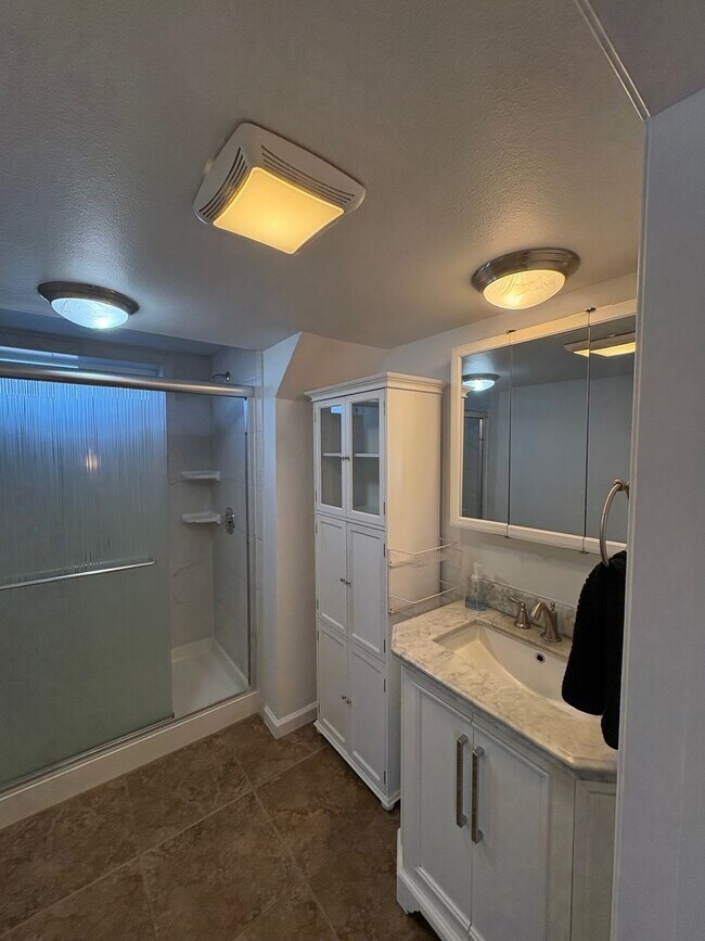 Foto del edificio - No Utilities Studio apartment with full Ki...