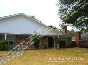 Building Photo - 418 Boyd Ln