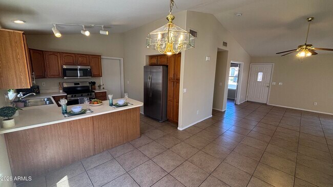 Building Photo - 12721 W Palm Ln