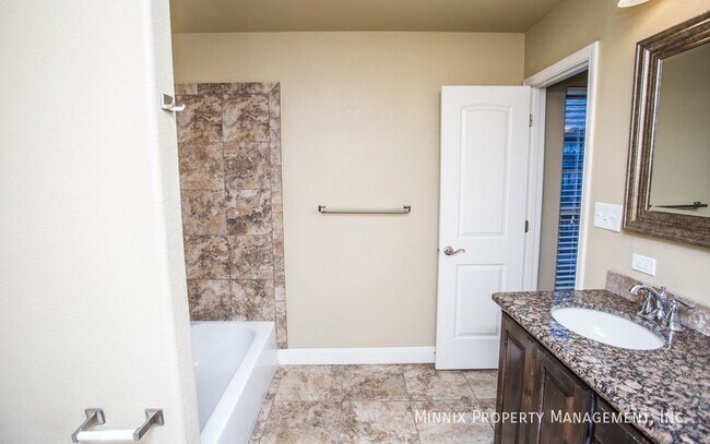 Foto del edificio - 8821 13th St