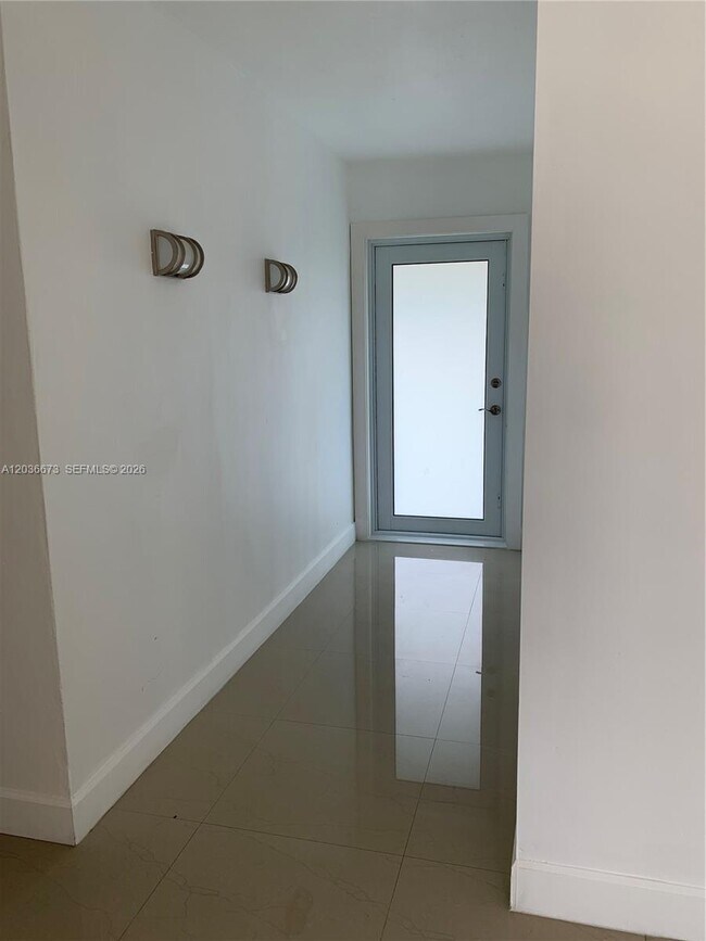Building Photo - 2025 SW 84th Ct