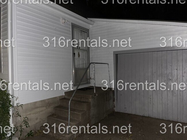 Foto del edificio - $650 - 1 bed 1 bath - Duplex